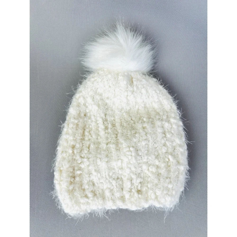 Old Navy Faux‎ Fur Women's Beanie Winter Hat With Pom White NEW With Tags